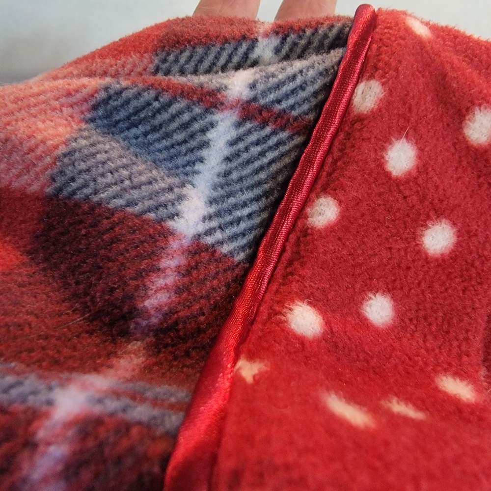 Women's Fleece Pajama Set with Polka Dot Trim In Red Plaid Size Small - Picture 5 of 12